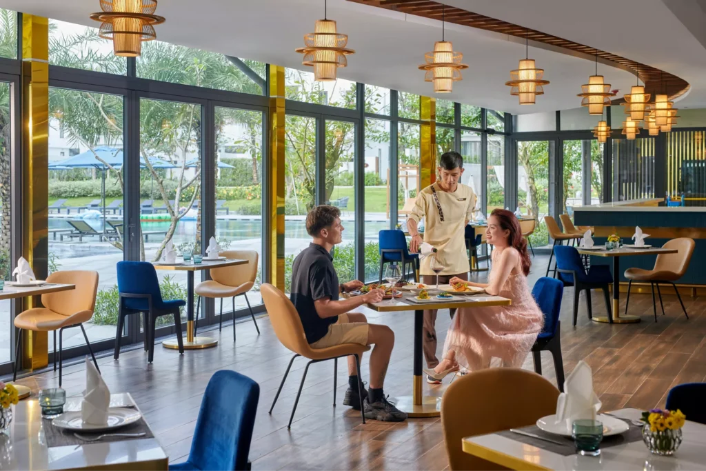3 Royal Cafe
